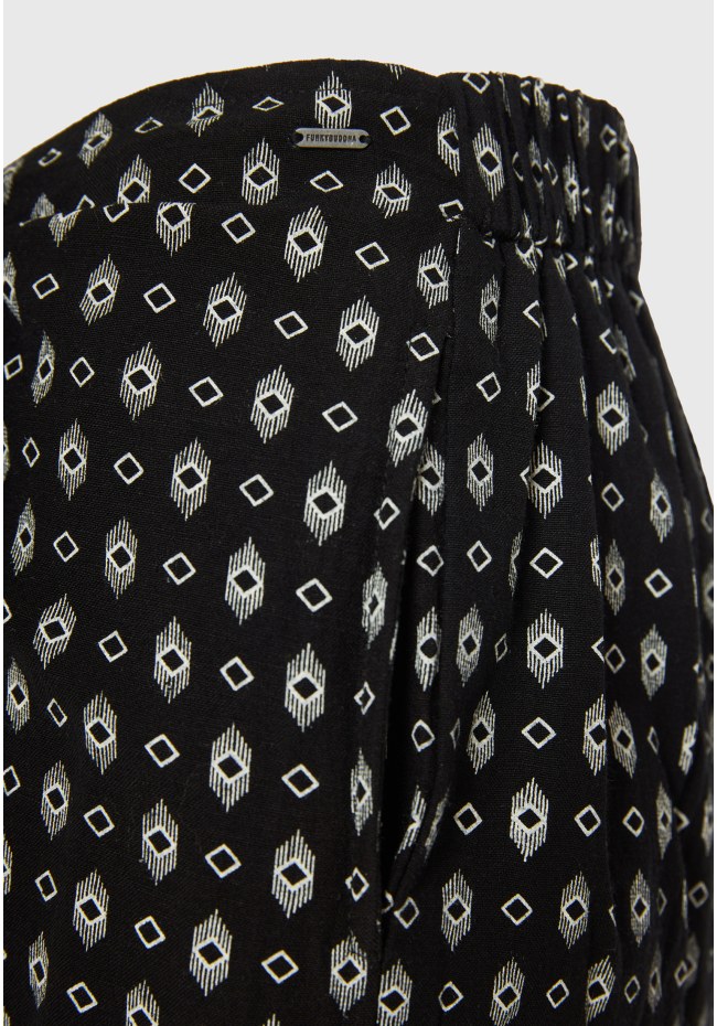 Linen blend σορτς με δέσιμο στη μέση