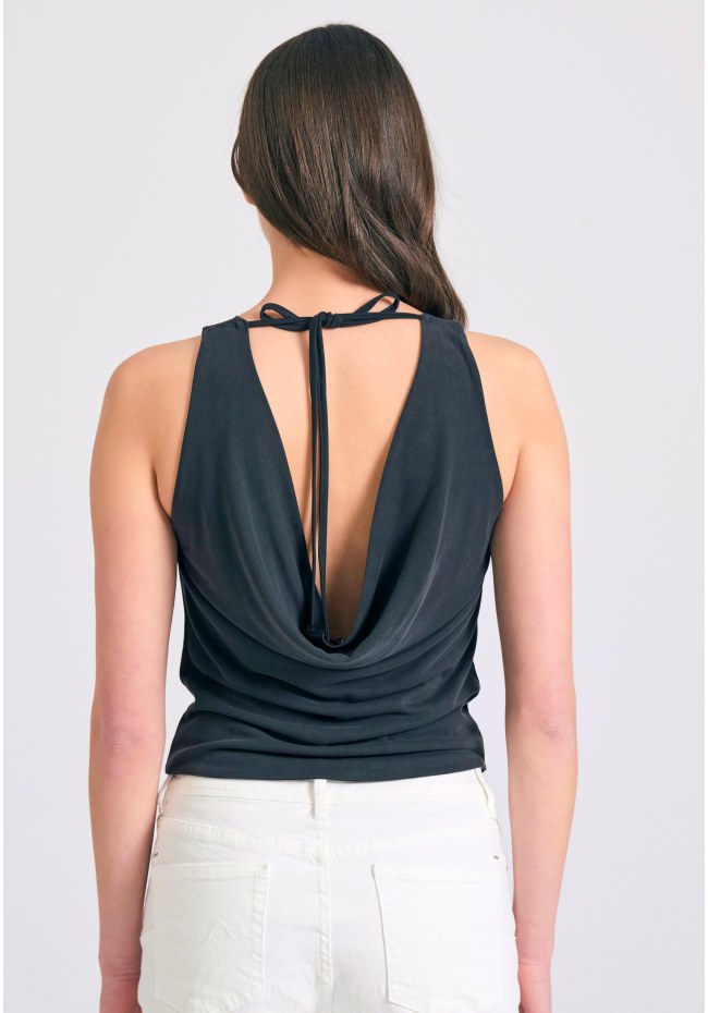 Ντραπέ αμάνικη μπλούζα με ανοιχτή πλάτη