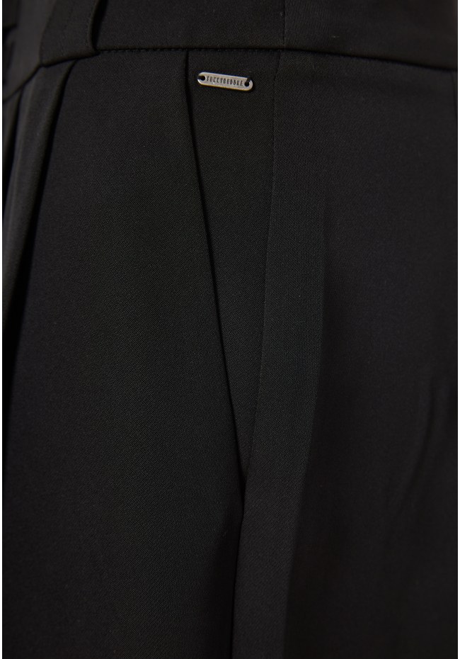 Loose fit σορτς με πιέτες στη μέση