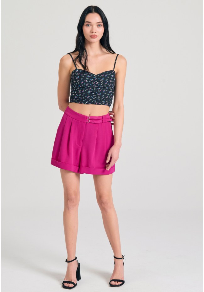 Loose fit σορτς με πιέτες στη μέση