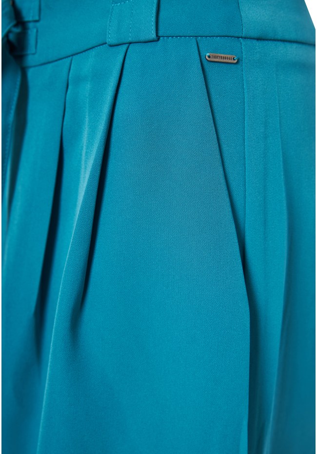 Loose fit σορτς με πιέτες στη μέση