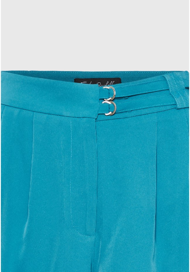 Loose fit σορτς με πιέτες στη μέση