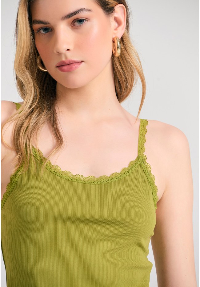 Shell top σε rib ύφανση με δανδέλα