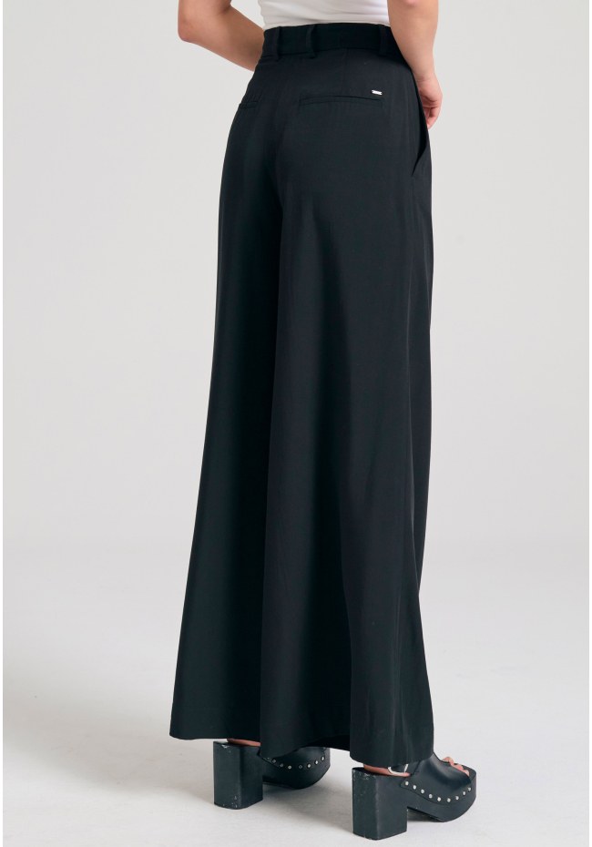 Lyocell blend παντελόνι με ασύμμετρο κούμπωμα