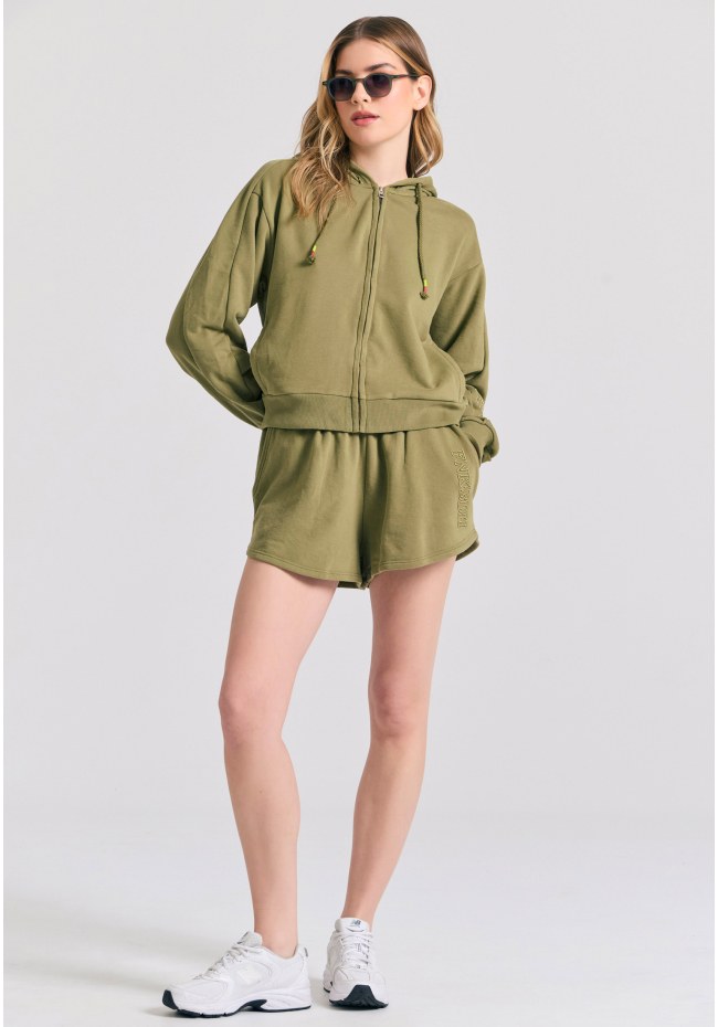 Loose fit αθλητικό σορτς με branded κέντημα