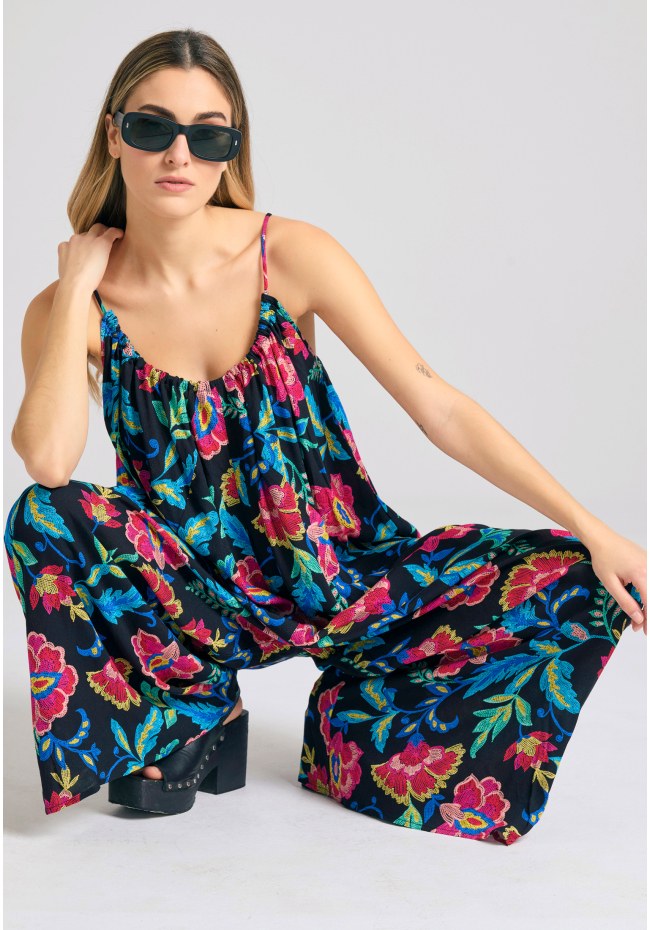 Loose fit jumpsuit with embroidery design