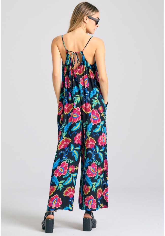Loose fit jumpsuit with embroidery design