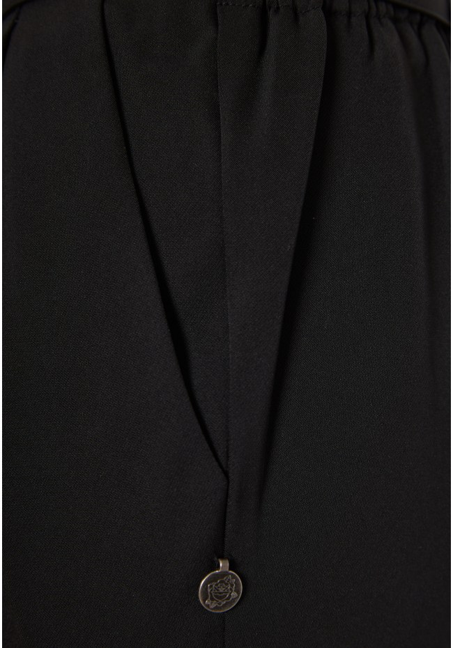 Casual παντελόνι με πιέτες και ζώνη στη μέση