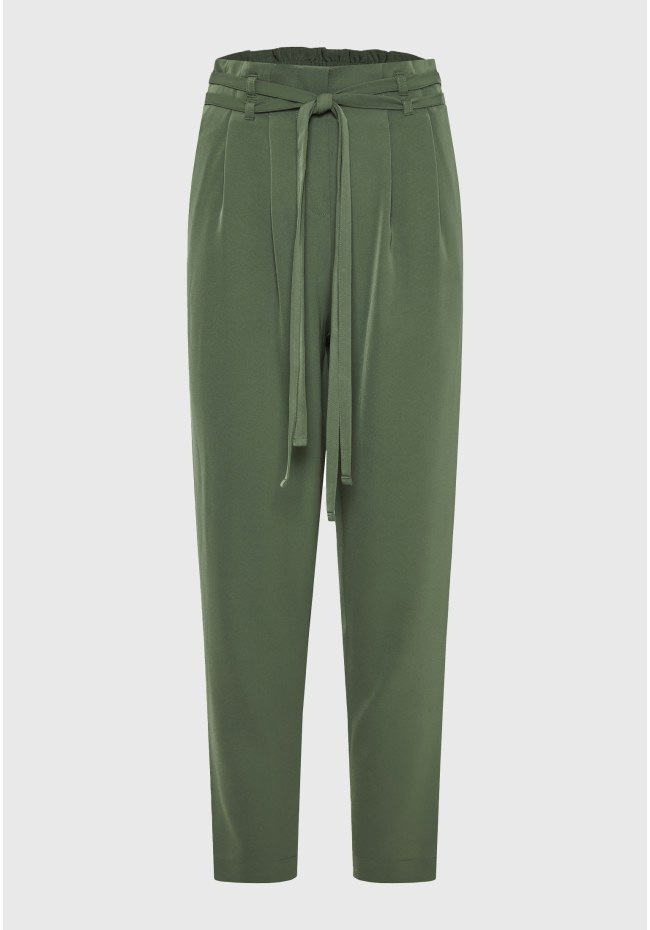 Casual παντελόνι με πιέτες και ζώνη στη μέση