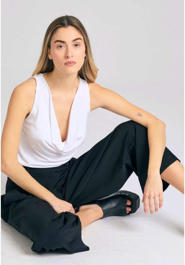 Loose fit παντελόνι με πιέτες στη μέση