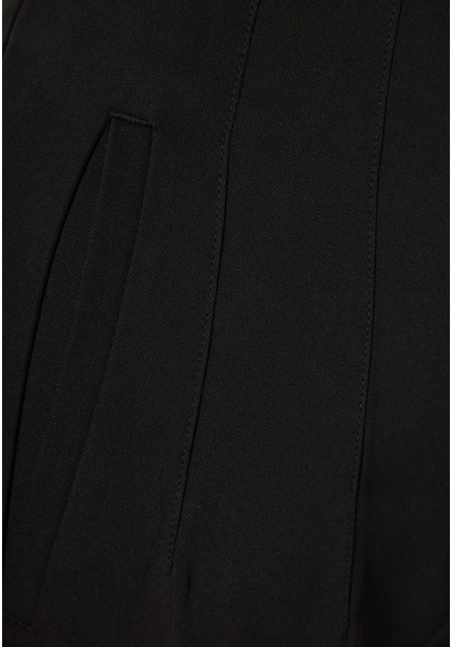 Loose fit παντελόνι με πιέτες στη μέση