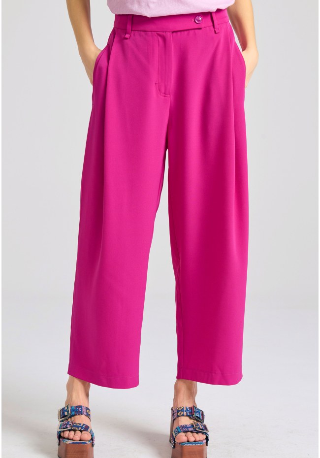 Loose fit παντελόνι με πιέτες στη μέση