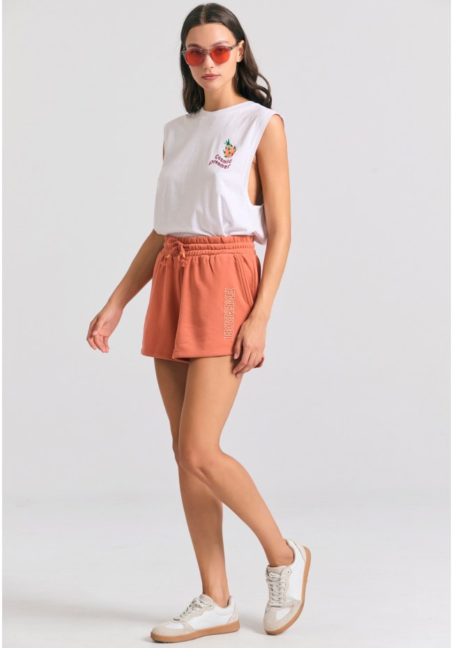 Women's t-shirt with graphic frame print on the back