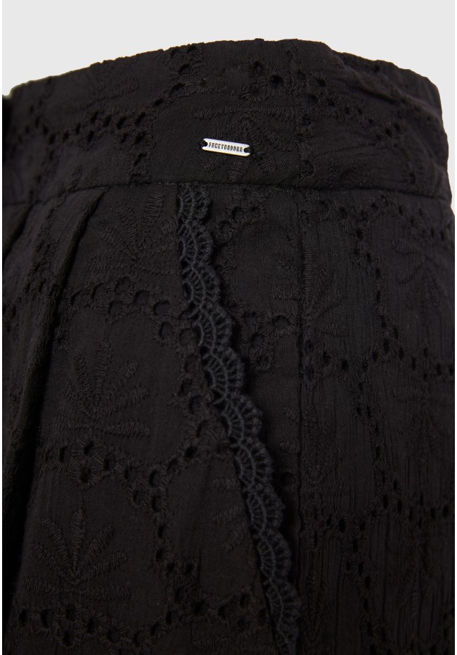 Γυναικεία embroidery βερμούδα με πιέτες