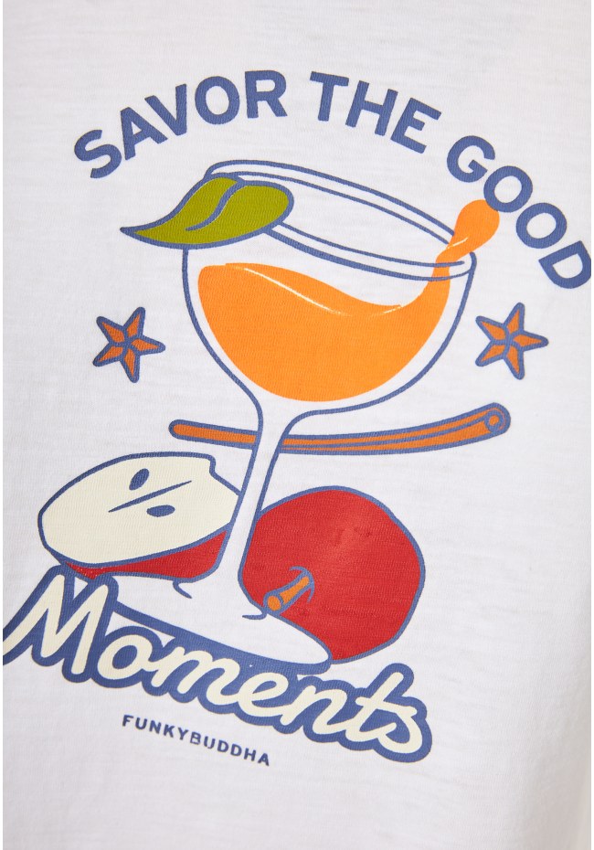 Women's t-shirt with graphic print on the chest