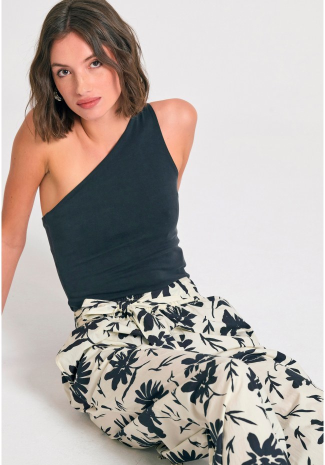 Wide leg pants with exotic print