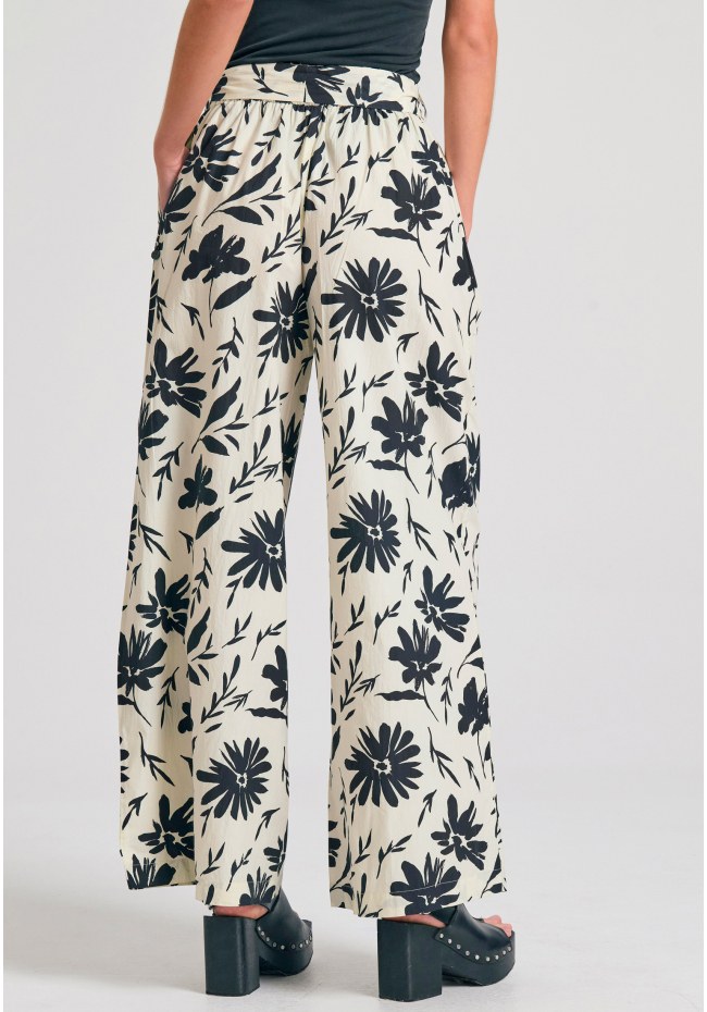 Wide leg pants with exotic print