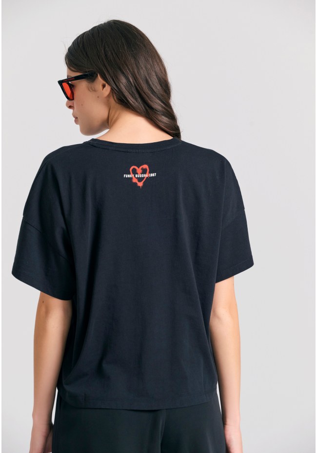 Loose fit women's t-shirt with text artwork print