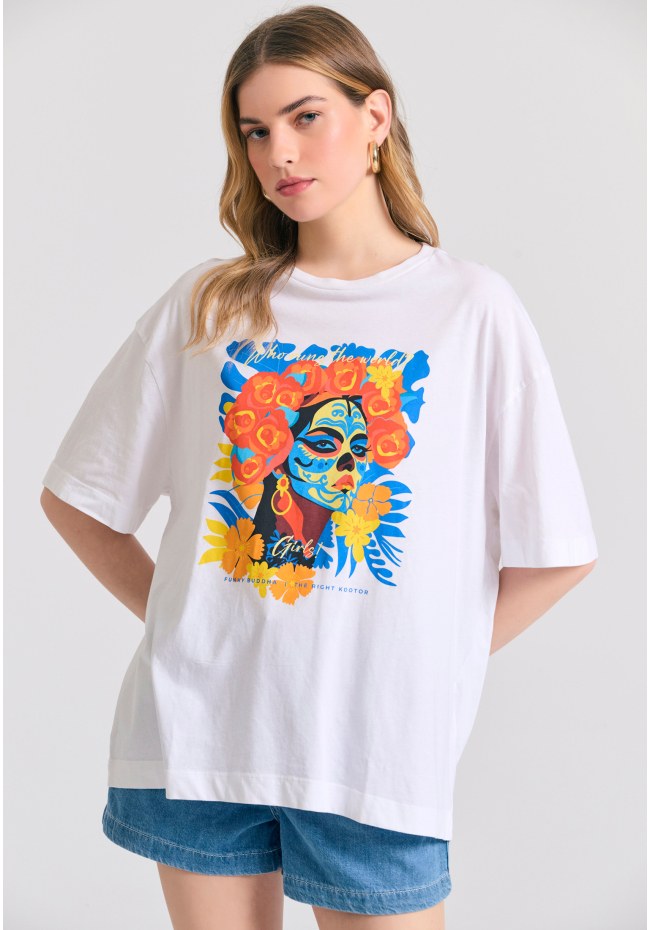 Loose fit t-shirt with colorful photographic print