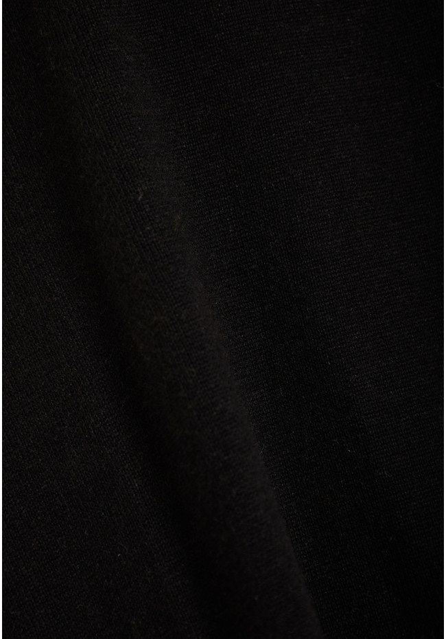 Γυναικείο πλεκτό με λαιμόκοψη