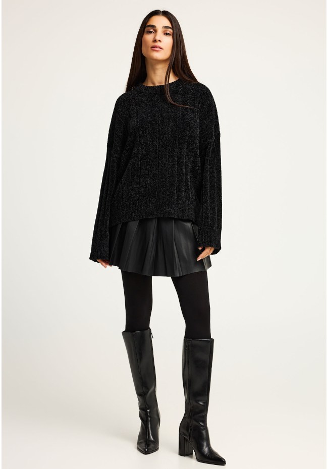 Women's knitted sweater with ribbed finish