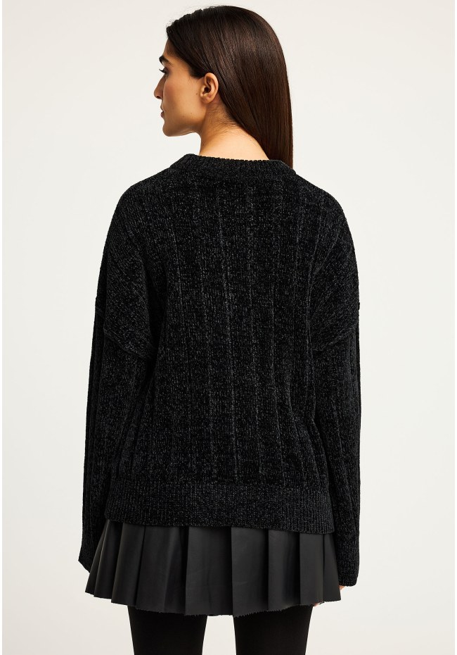 Women's knitted sweater with ribbed finish