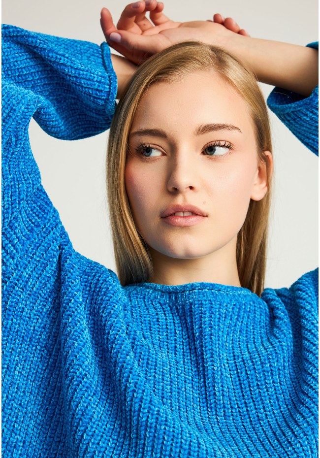 Women's chenille knitwear