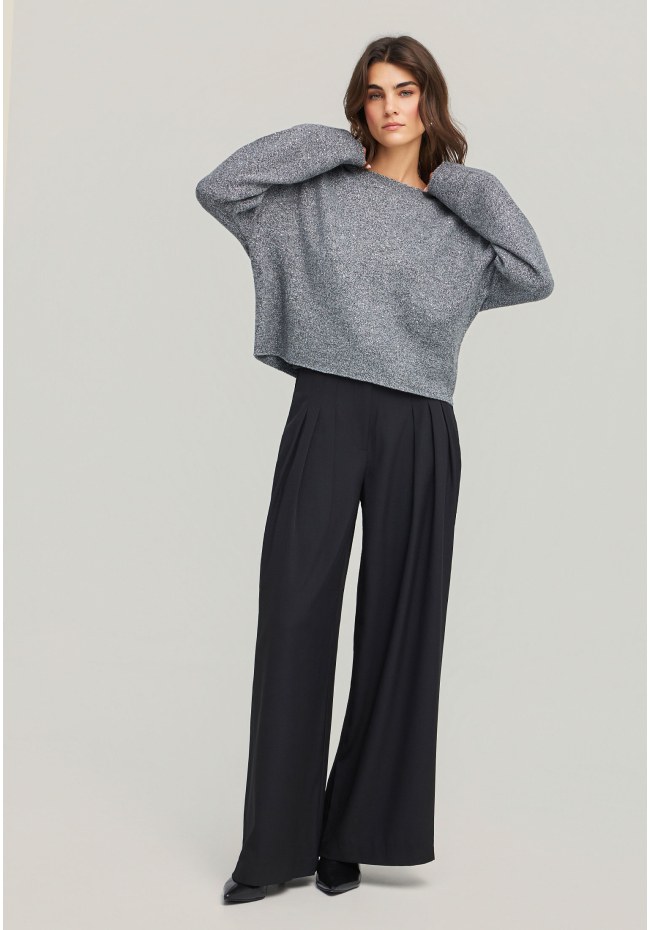 Crew-neck knitwear with metalic fiber