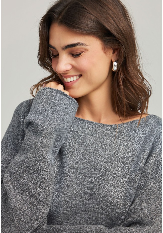 Crew-neck knitwear with metalic fiber