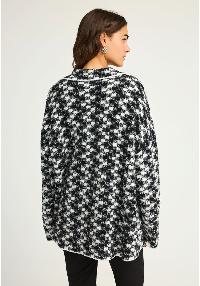 Women's checked cardigan with plush texture