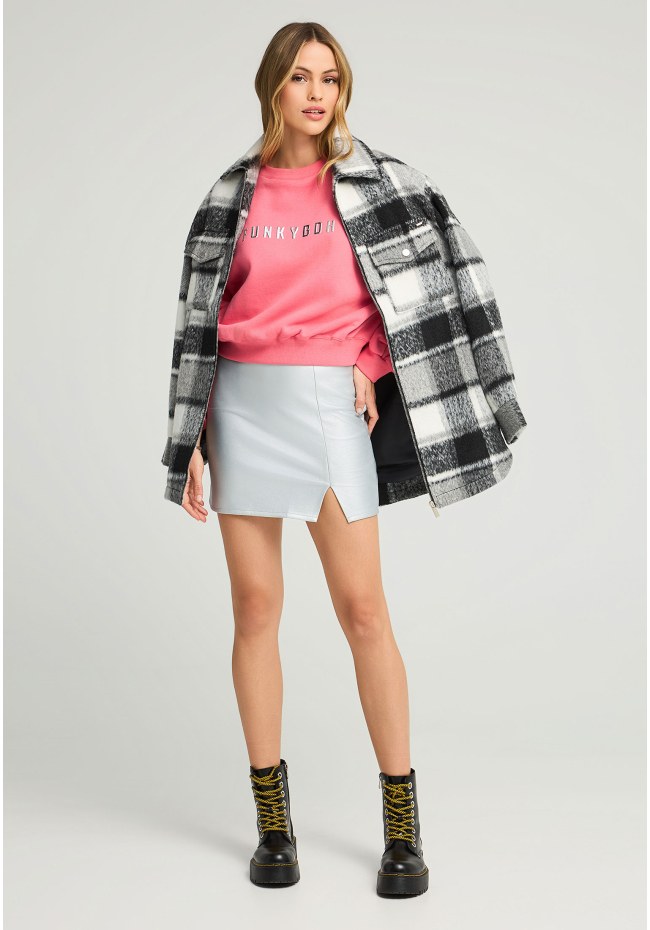 Μίνι φούστα σε ίσια γραμμή