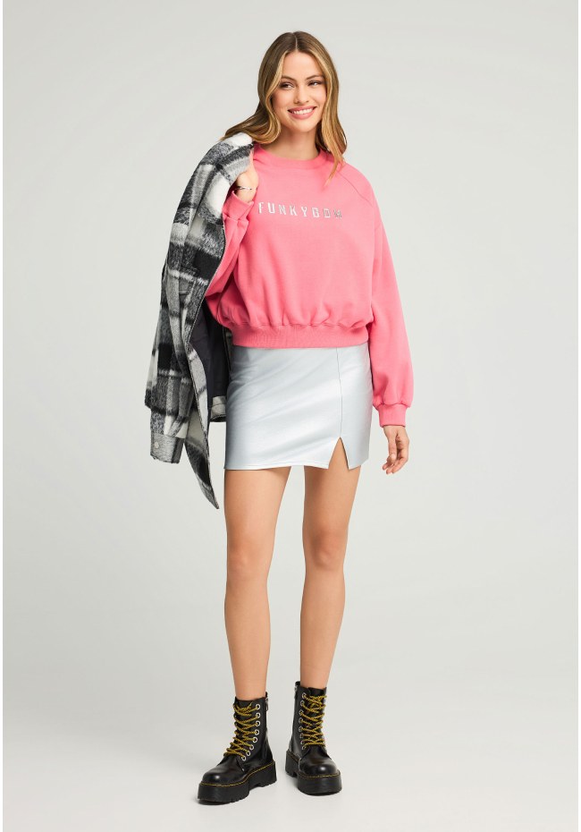 Μίνι φούστα σε ίσια γραμμή