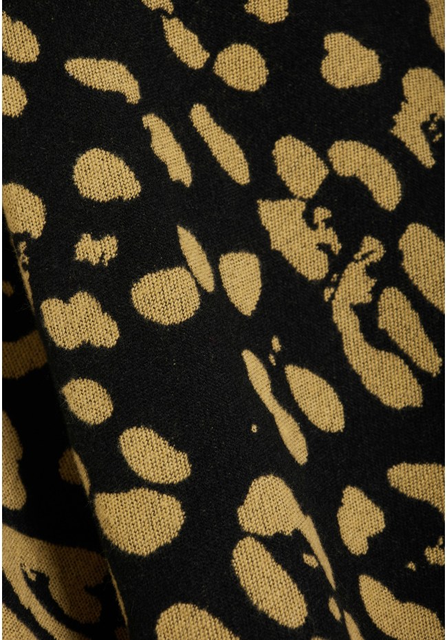 Γυναικεία κάπα με animal print μοτίβο και κρόσσια