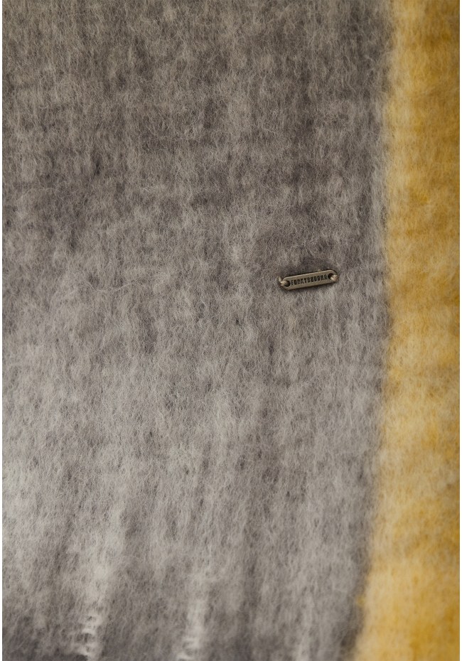 Women's striped scarf with fringes
