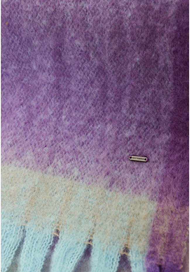 Women's striped scarf with fringes