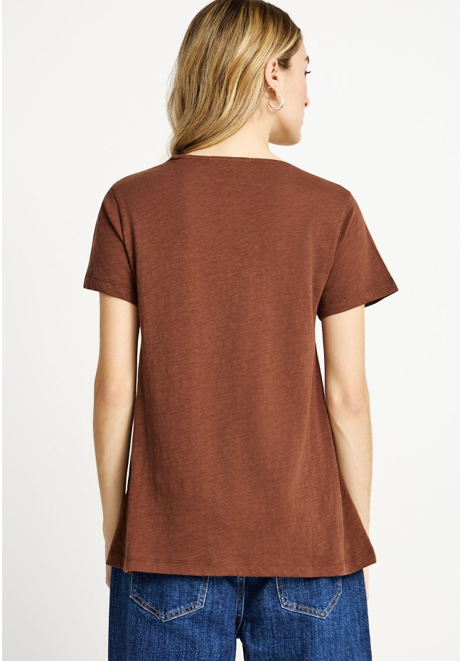 V-neckline t-shirt - The basics collection
