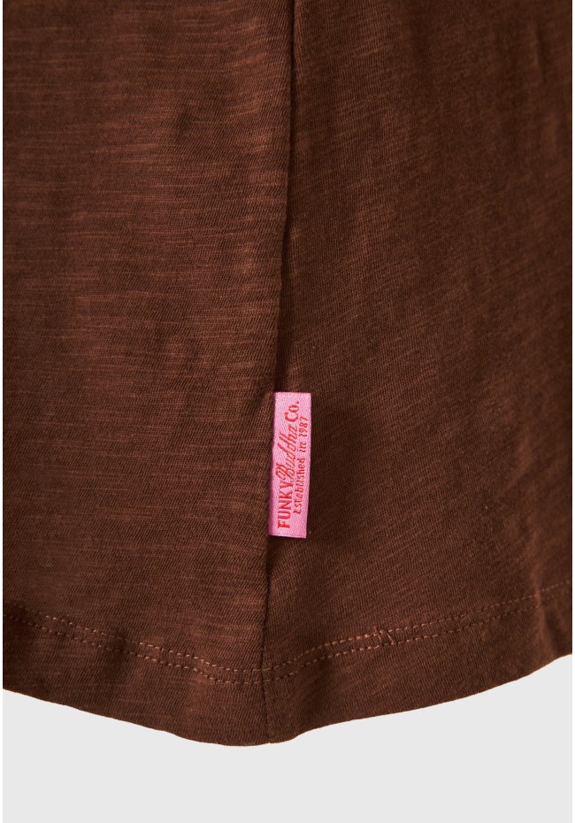 V-neckline t-shirt - The basics collection