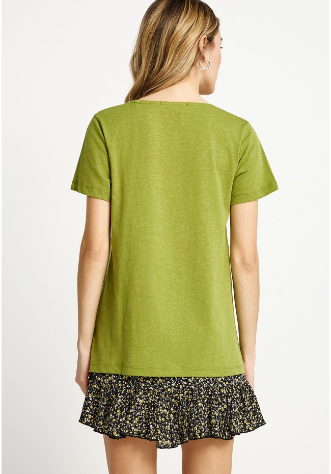 T-shirt με V λαιμόκοψη - The basics collection