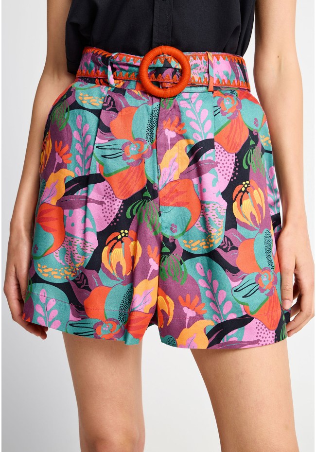 Women's floral shorts with belt