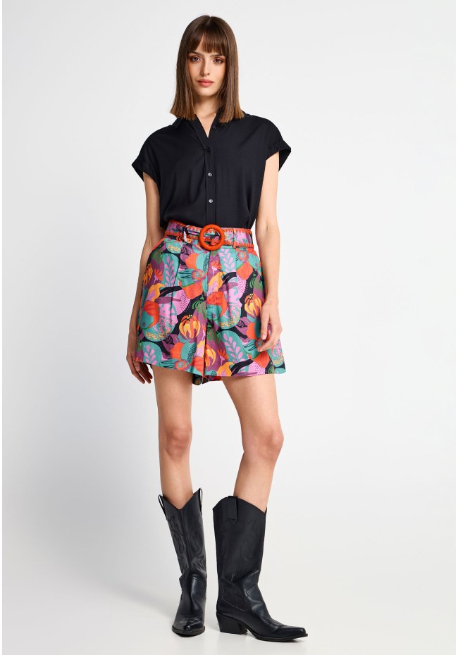 Women's floral shorts with belt