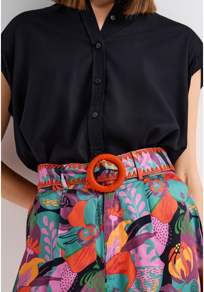Women's floral shorts with belt
