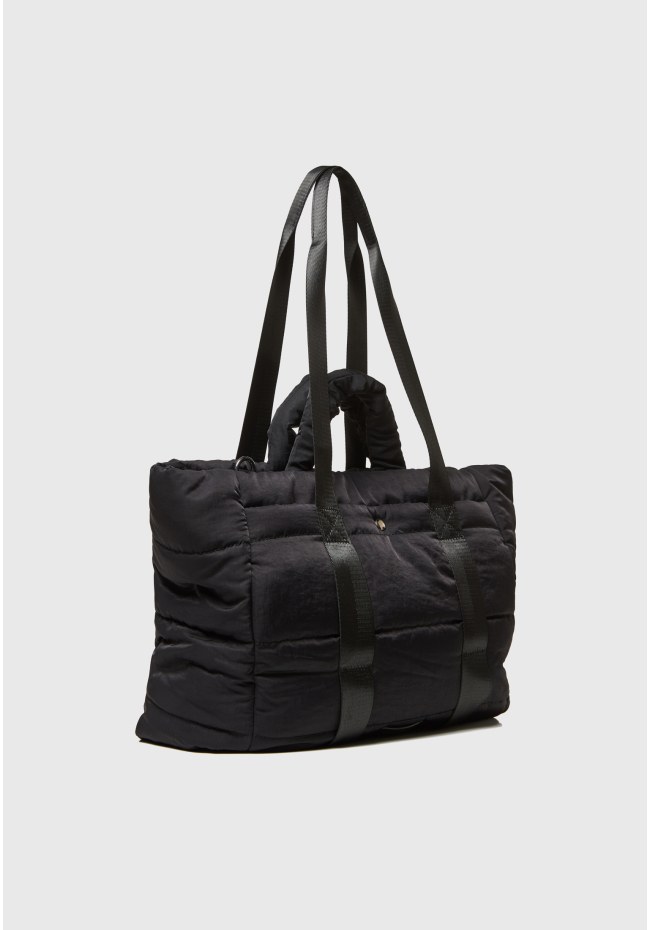 Women's quilted shoulder bag