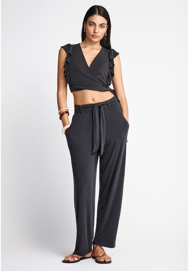 Women's single-color cropped top