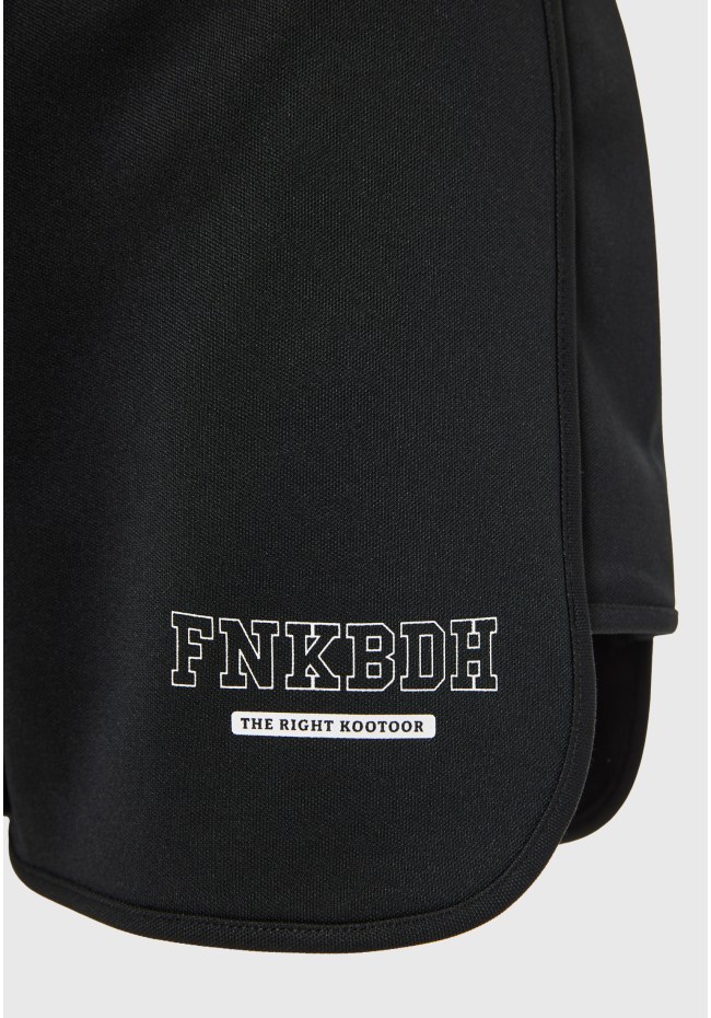 Αθλητικό σορτς με τυπωμένο logo