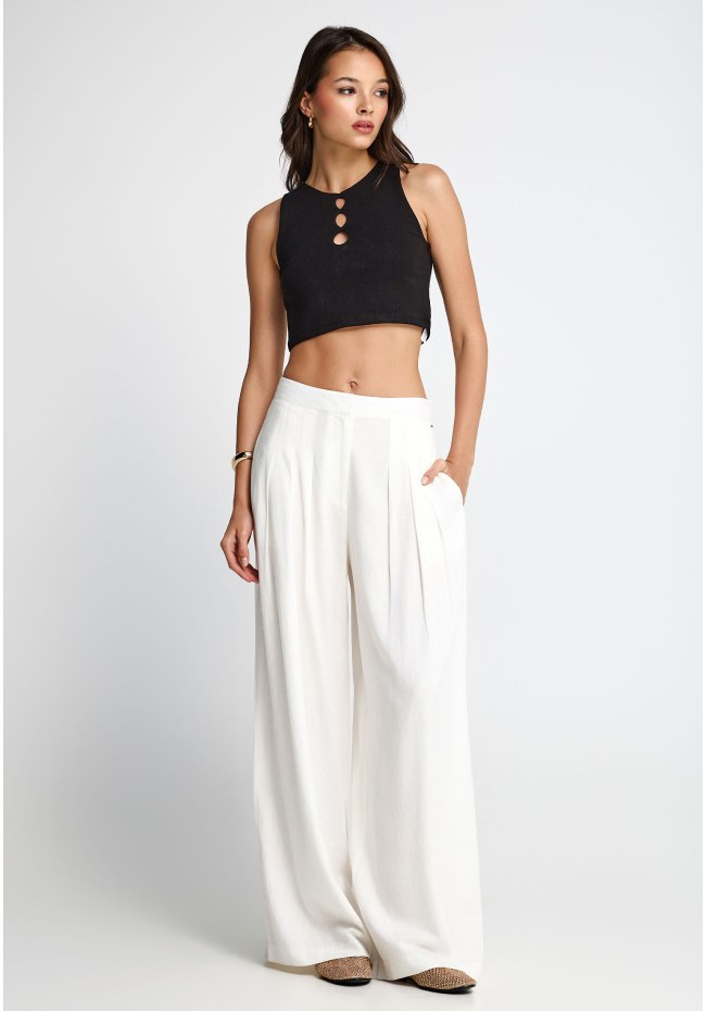 Crop top με κοψιματα μπροστα