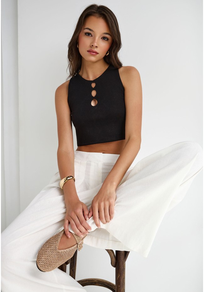 Crop top με κοψιματα μπροστα