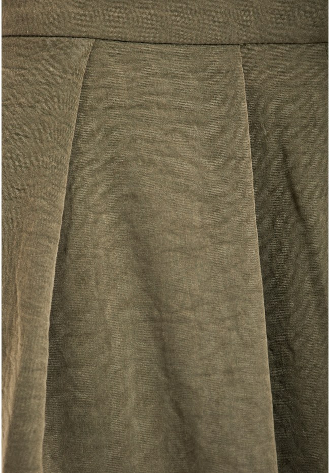 Bermuda shorts with  pleats