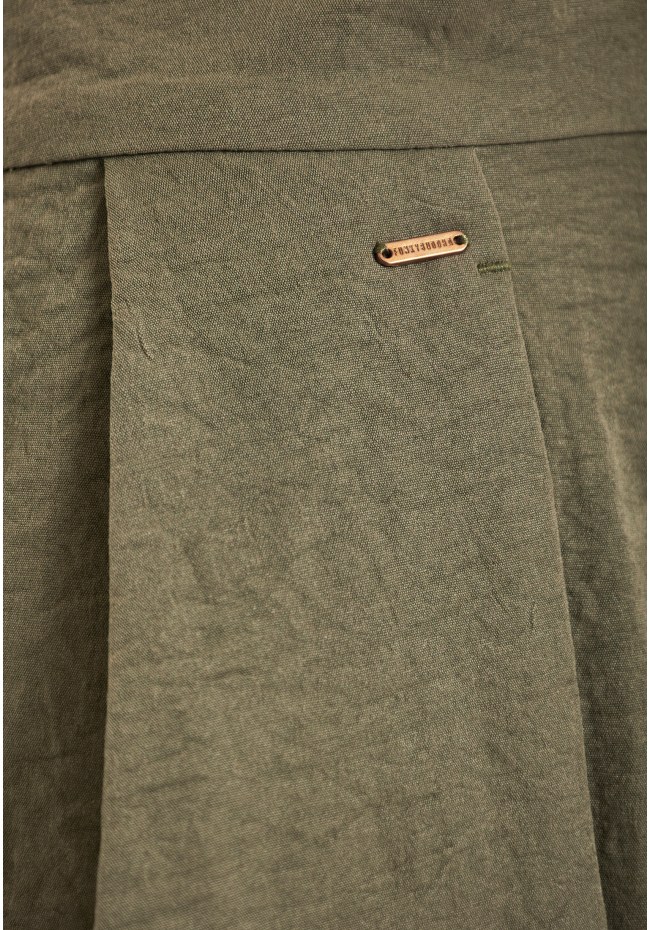 Bermuda shorts with  pleats