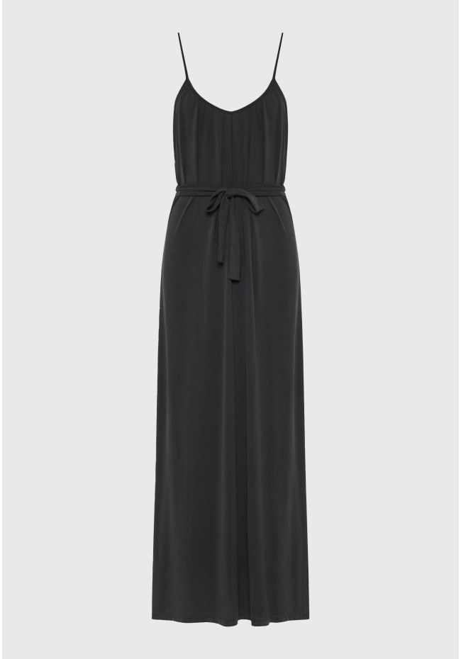 Women's relaxed maxi dress with waist belt