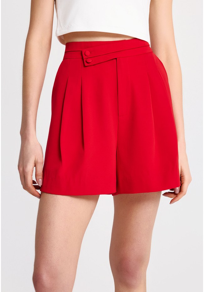 Regular fit σορτς με πιέτες στη μέση